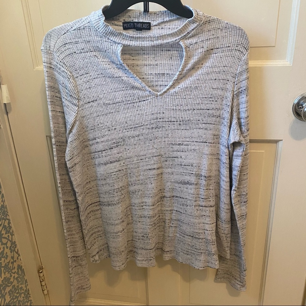 Keyhole long sleeve
